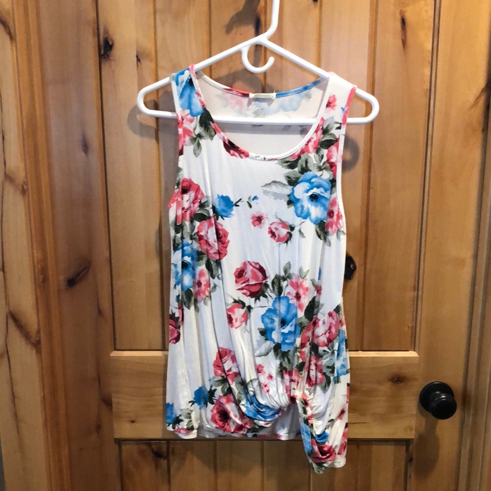 Women’s Sz S Twenty Second White Floral Tank w/ Knot